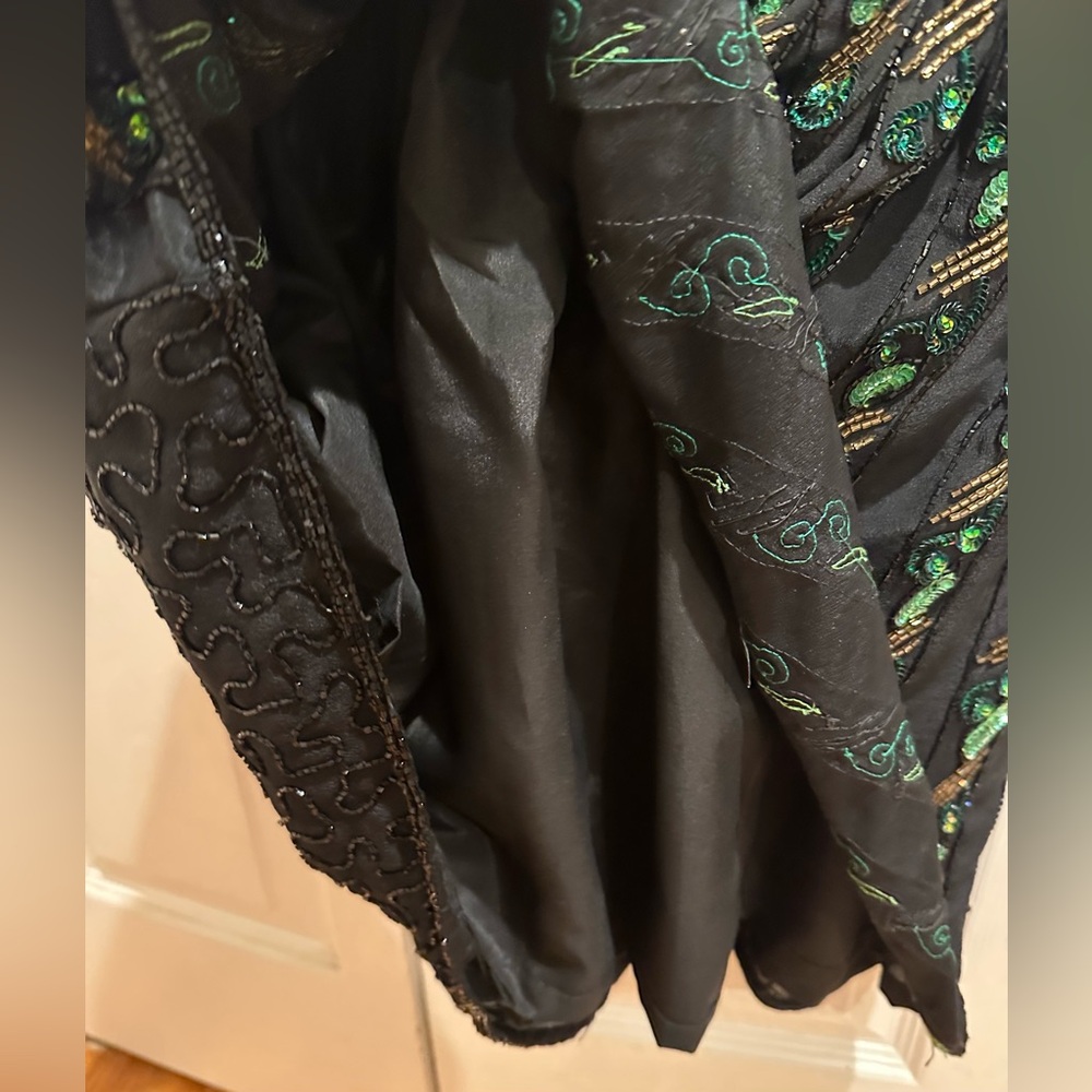 BEADED SILK Skirt in Black, Green & Gold Girls Sz 12. - Picture 7 of 15